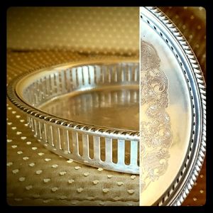 🌹VINTAGE SILVERPLATED TRAY